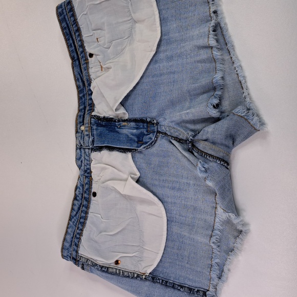 NOBO No Boundaries Embroidered Butterfly Raw Hem Jean Shorts Junior Size 15 - Picture 13 of 14